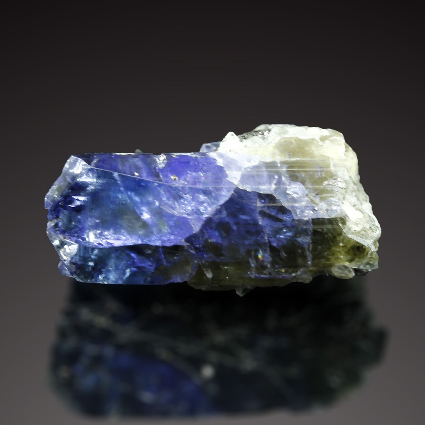 Natural TANZANITE Pleochroism, Blue Purple and Green from Tanzania