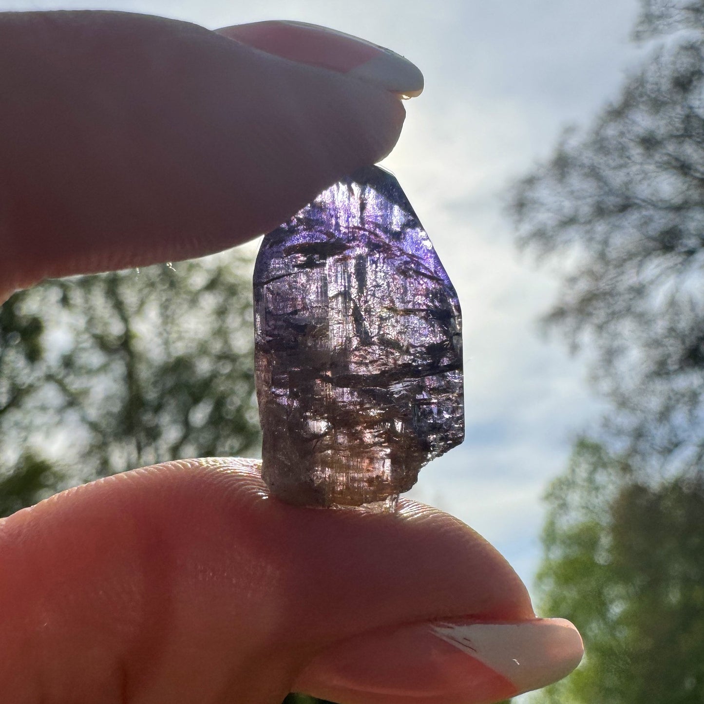 Natural TANZANITE Pleochroism, Blue Purple and Green from Tanzania